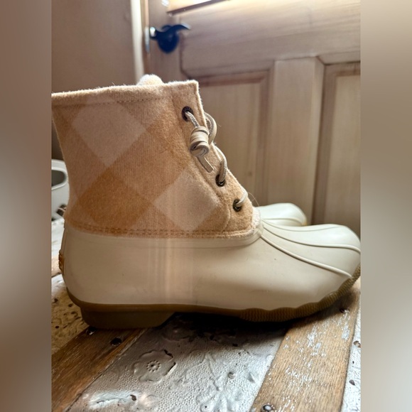 Sperry Saltwater Buffalo Check Duck Boots Women’s Size 10 - Picture 4 of 7